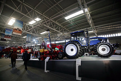 拖拉機(jī)市場醞釀變局 進(jìn)，則占據(jù)主動(dòng)；退，將注定淘汰